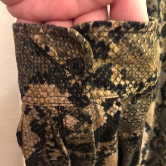 H&M snakeskin top - Picture 5 of 7